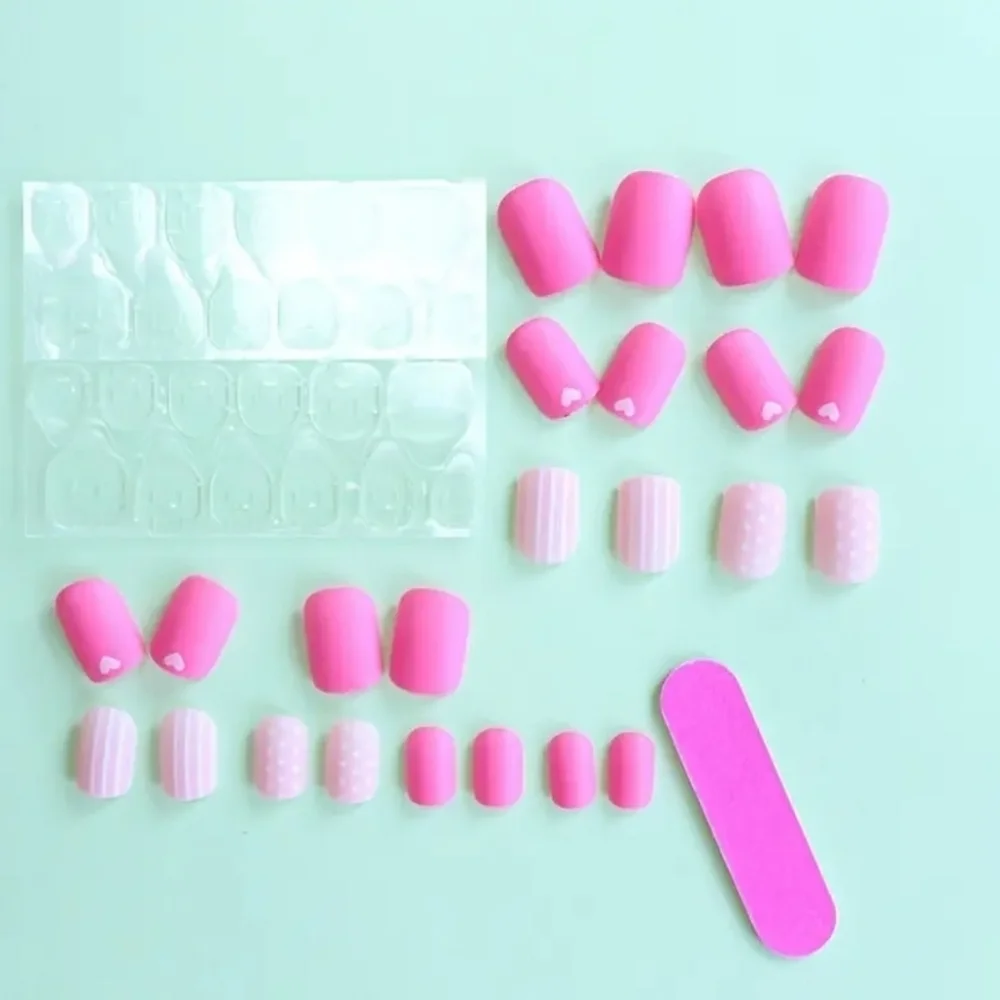 24 Pieces Fake Press On Nails